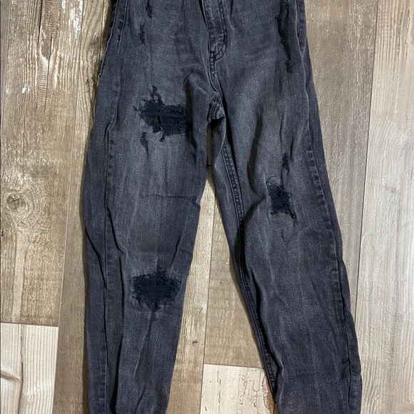 High Rise - Picture 2 of 2